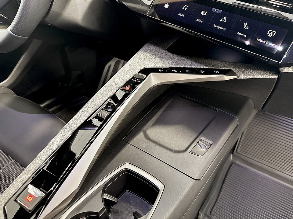 Bild på Peugeot 5008 GT Hybrid 145hk Aut KAMPANJ BRÄNSLE INGÅR