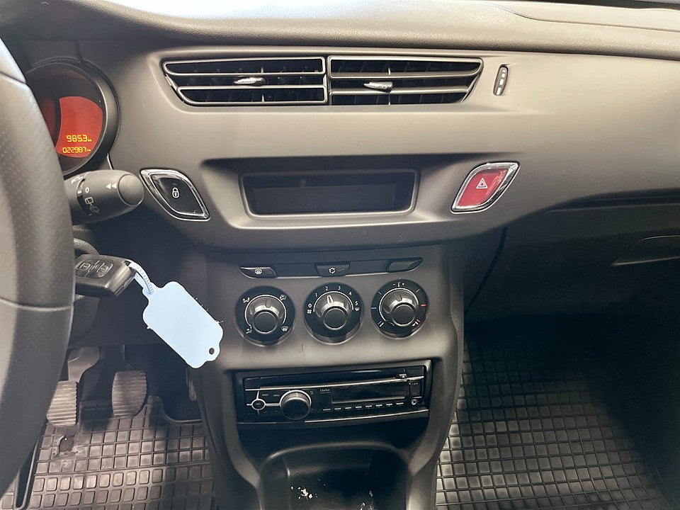 Bild på Citroën C3 1.2 82hk - LÅG SKATT, NYSERVAD