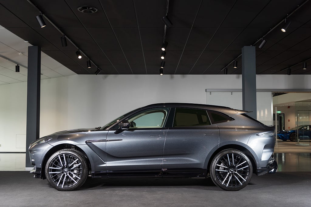 Gallery image 3 of 19