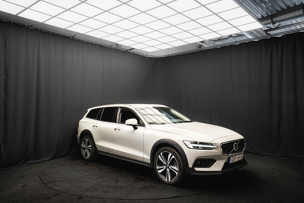 Volvo V60 Cross Country D4 AWD PRO LÄDER DRAG 360° HUD ELSTOL VÄLSERVA