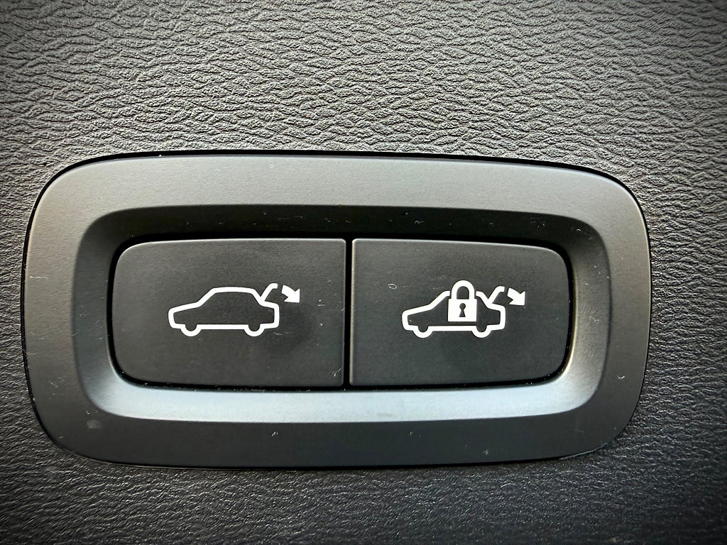 Volvo XC40 B3 DCT Ultimate Dark Värmare Drag FWD - bild 13