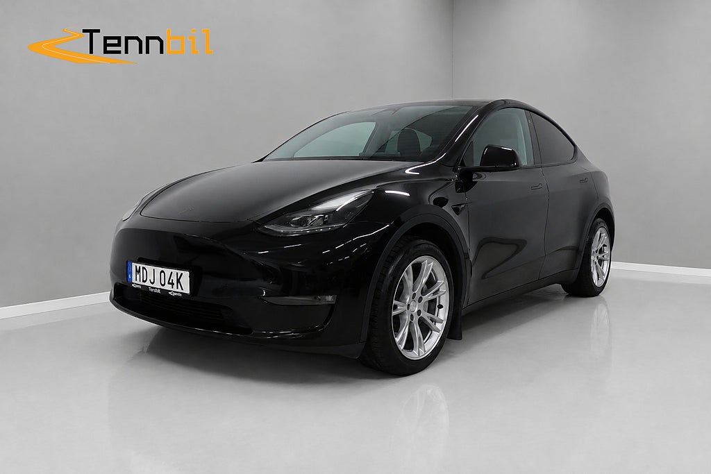 Tesla Model Y Long Range AWD Long Range Dragkrok Panorama MOMS 360° 