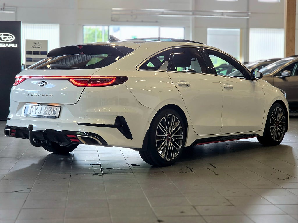 Kia ProCee'd GT 1.6 204 HK / Panorama / Drag / 1-ägare / KIA godkänd