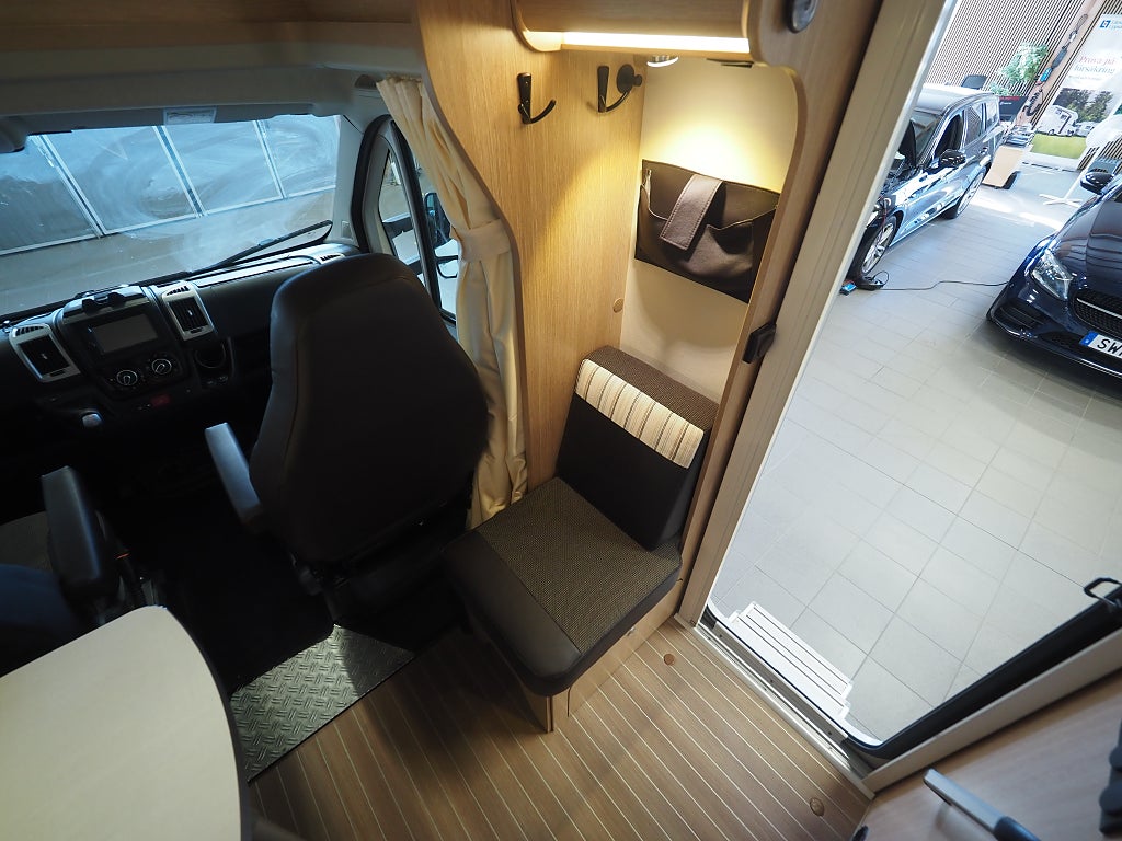 Sunlight T60 Under 6m Markis Automat Tvärbädd Stort garage 2016