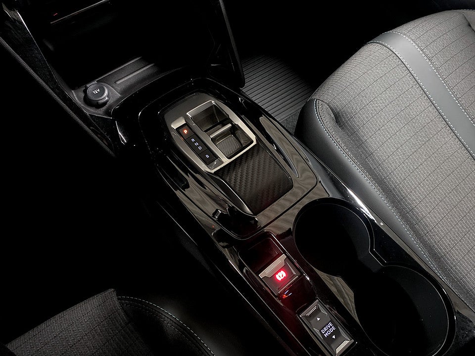 Bild på Peugeot E-208 Allure Pack 50kWh 136hk Aut CARPLAY