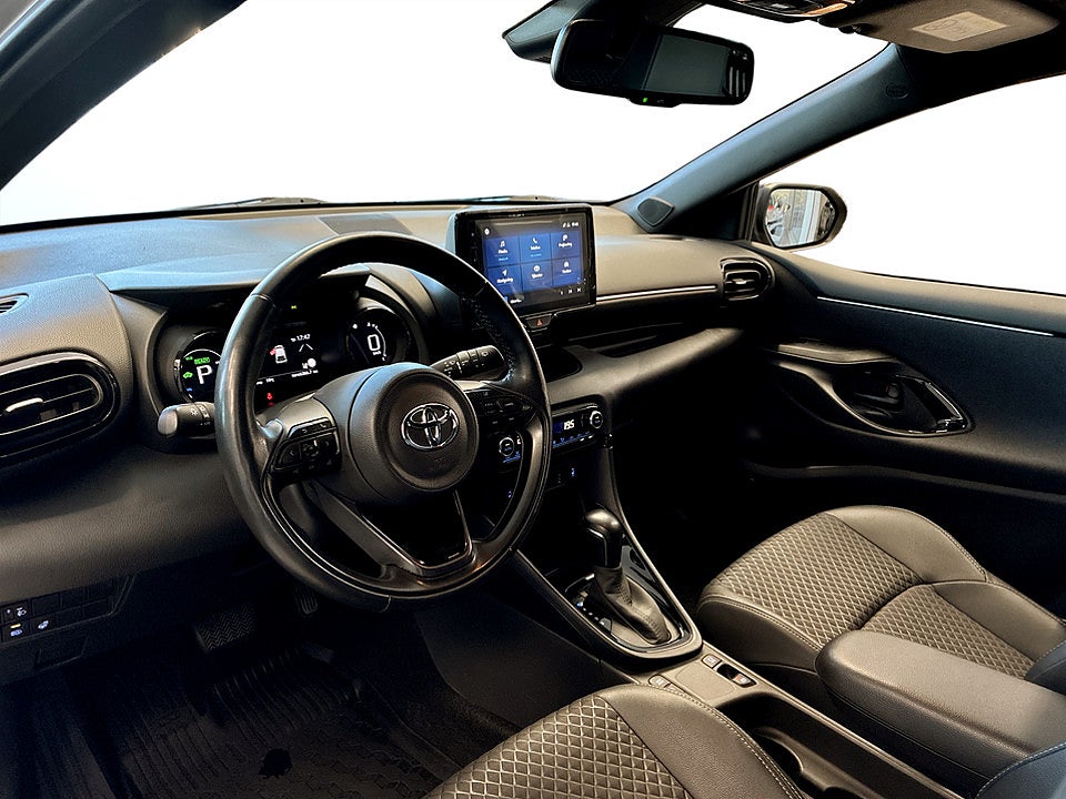 Bild på Toyota Yaris Style Hybrid CVT 116hk Aut B-KAMERA CARPLAY