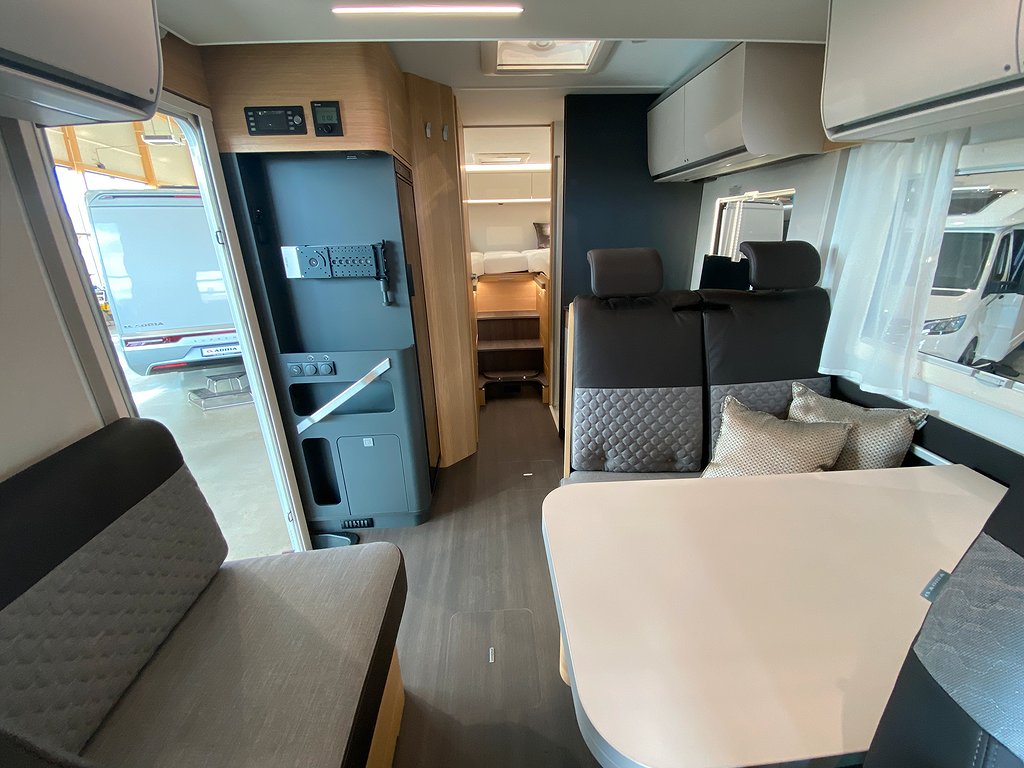 Adria Matrix Axess 670 SL / Taksäng / B-kort / Automat 140hk - Adria