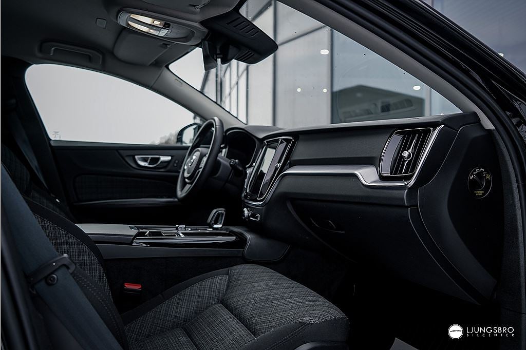 Volvo V60 Recharge T6 AWD 350hk