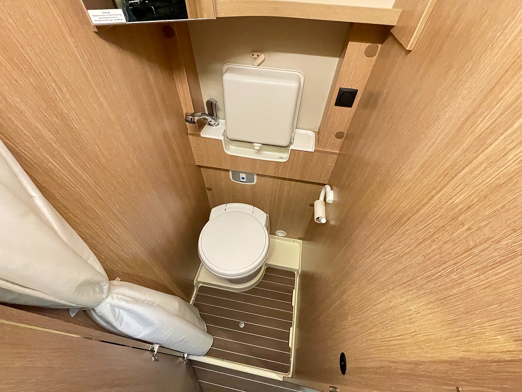 Roadcar 600 / B-körkort / Under 6m / Cykelställ /   - Roadcar