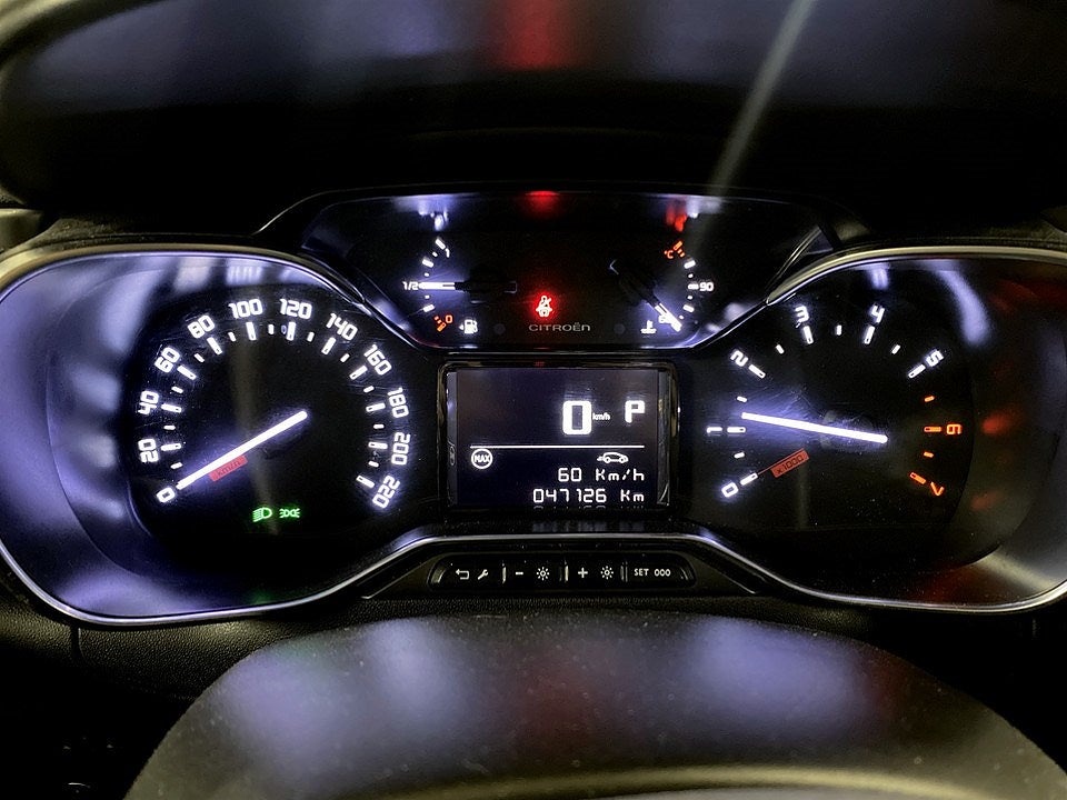 Bild på Citroën C3 Shine 1.2 PT 110hk Aut - FARTHÅLLARE, NAVI