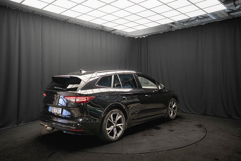 Skoda Enyaq iV 80 SPORTLINE DRAG KAMERA VÄRMEPUMP 1-ÄGARE MOMS