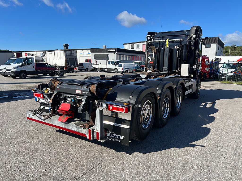 Mercedes-Benz Arocs 3251 Tridem Lastväxlare, Fullt Plogutrustad