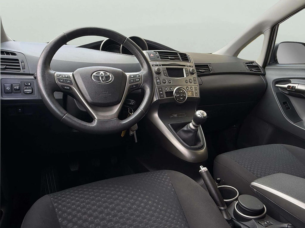 Toyota Verso 1.8 Valvematic 7 Sitsig Drag Ny besiktad - miniatyr 11