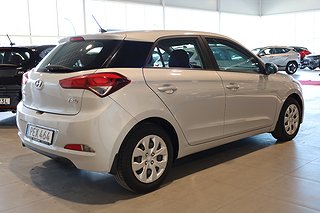 Halvkombi Hyundai i20 5 av 20