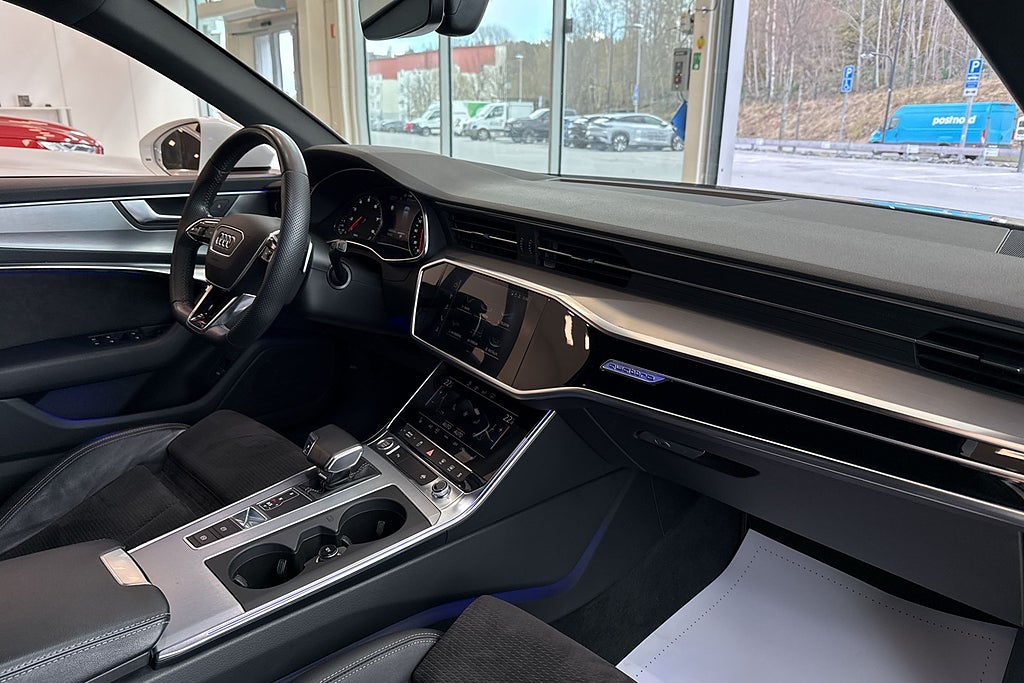 Audi A6 Avant 45 TFSI Quattro S-line Ambient/Svart optik/(SÅLD)