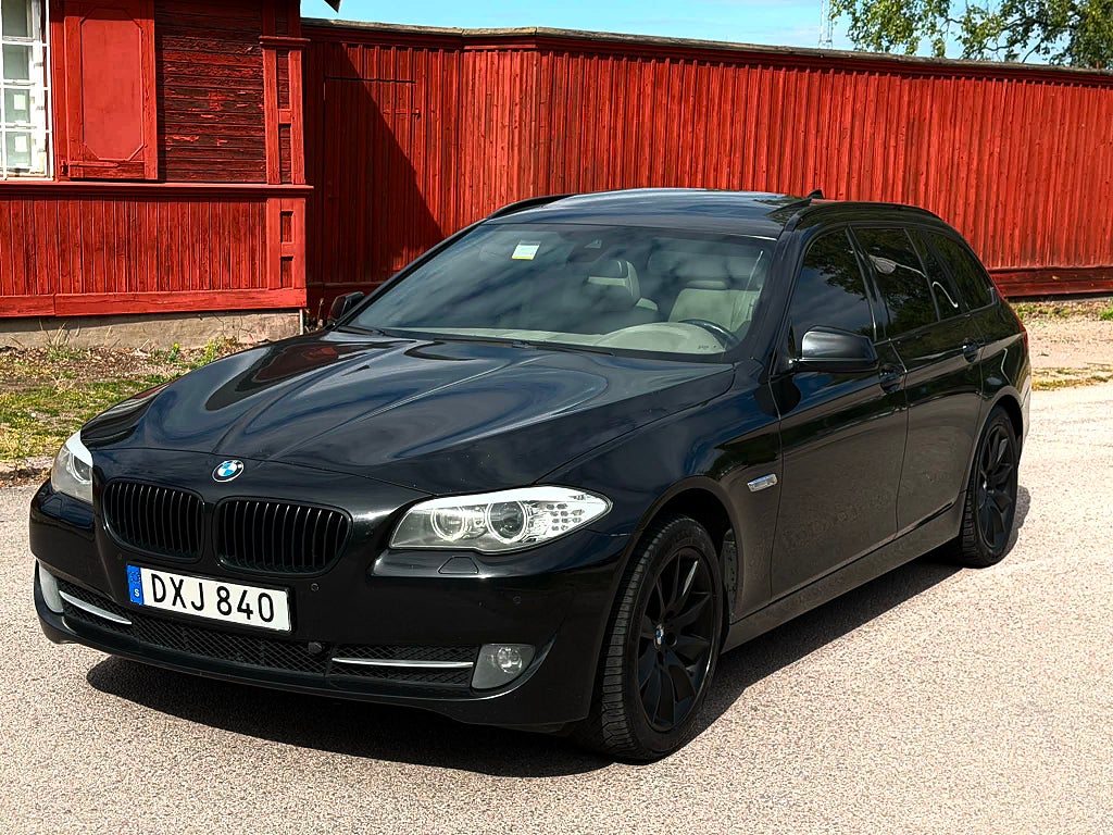 BMW 535D xDrive Touring Steptronic NY BESIKTAD PANORAMA DRAGKROK