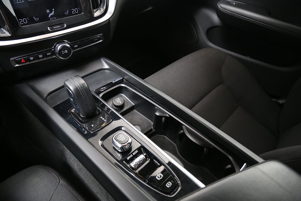 Volvo V60 B4 Diesel 197hk Momentum Advanced SE Aut Drag Leasbar 2021