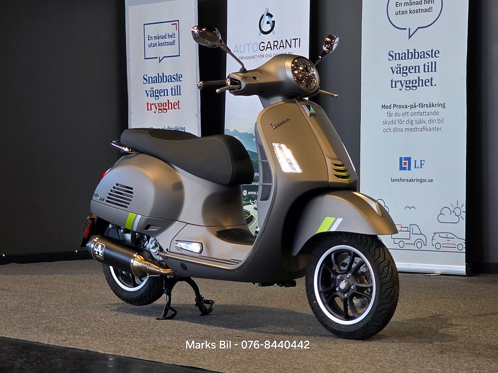 Vespa 300 GTS Super Tech 22mil/ARROW helsystem/Ny skick