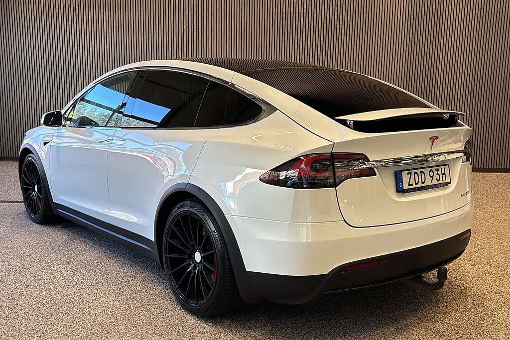 Tesla Model X Ludicrous Performance 7-sits 611hk
