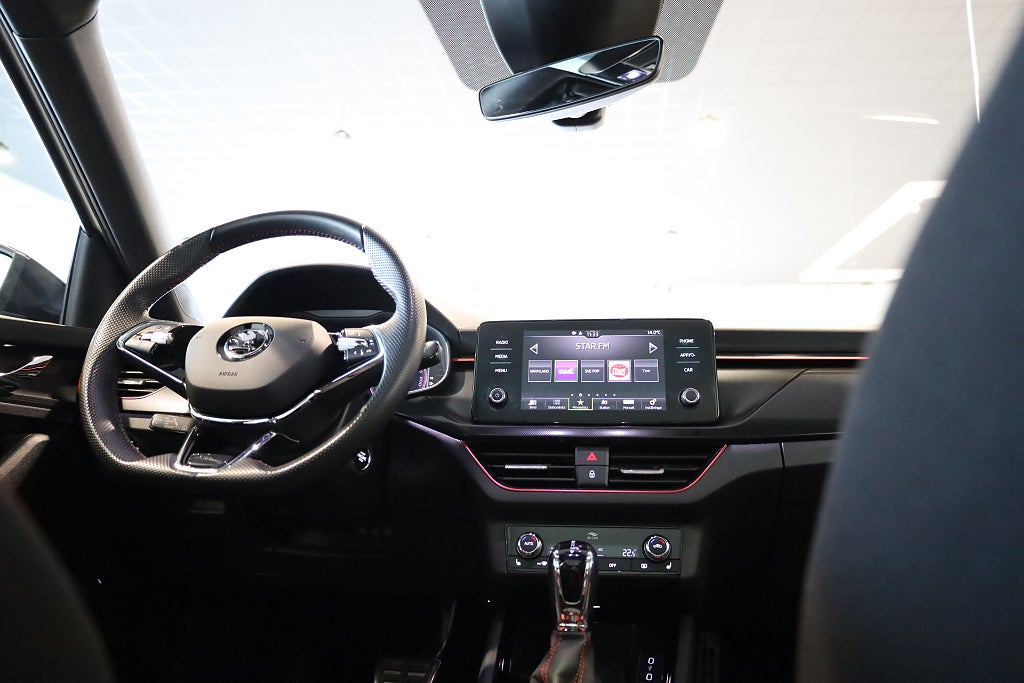 Skoda Kamiq 1.0 TSI AUT Monte Carlo Drag CarPlay Panorama Kamera