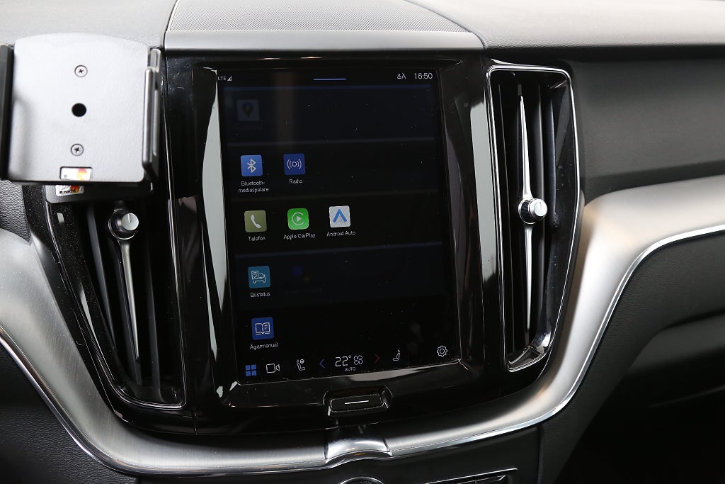 Volvo XC60 Recharge T6 350hk Momentum AWD Panorama Kamera Leasbar 2023