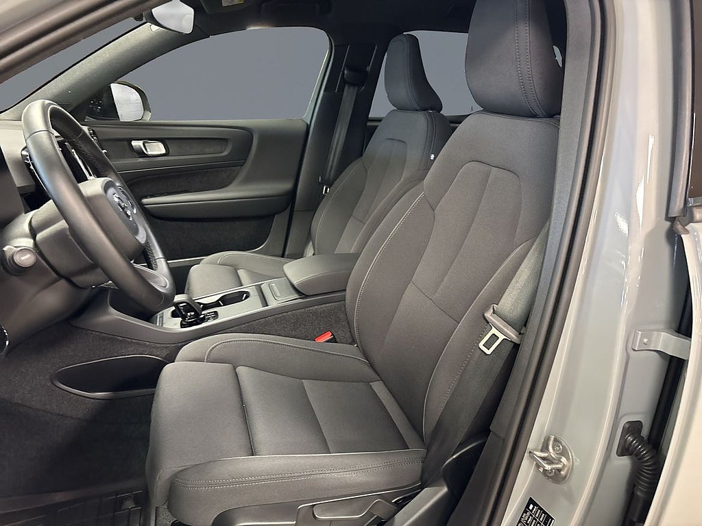 Volvo EX40 Single Motor Extended Range R Core SE//360-Kamera//