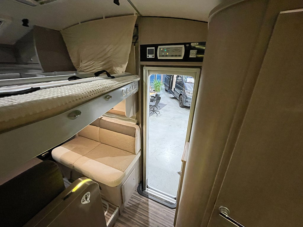 Adria Matrix Supreme 687 SL / ALDE / Taksäng / Solcell /Ugn /  - Adria