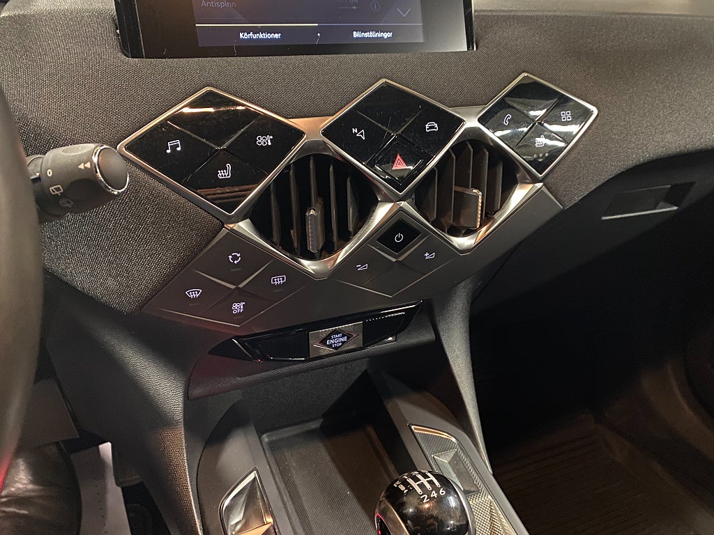 Bild på DS 3 Prestige Crossback 1.2 PureTech 100hk 