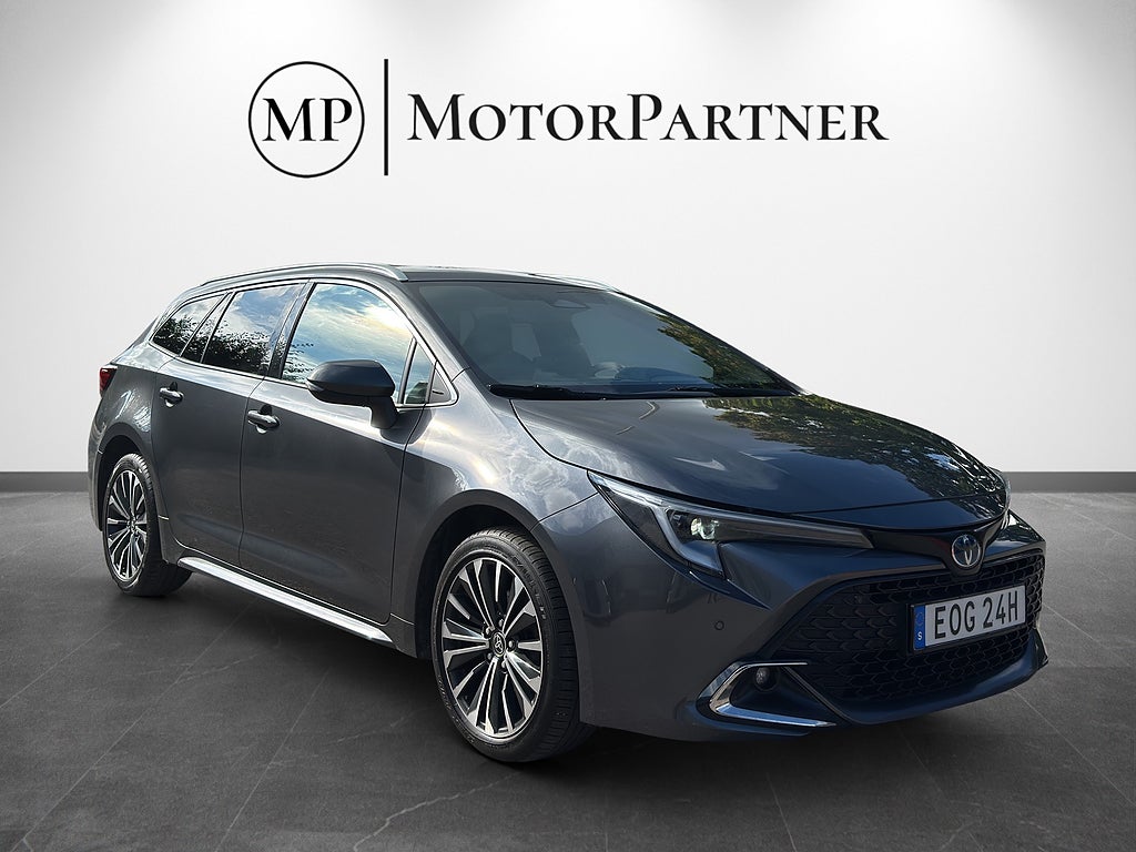 Toyota Corolla Touring Sports Hybrid Style Navi Kamera Rattvärme