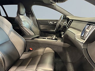 Volvo V60 B4 Aut R-Design Värmare Kamera Navi Skinn Rattvärme S&V