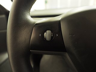 Sedan Tesla Model 3 19 av 21