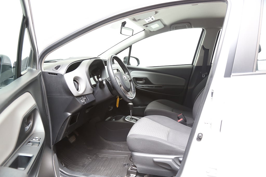 Toyota Yaris 1,33 Dual VVT-i Multidrive S Active 5-dörrar Kamera 2015