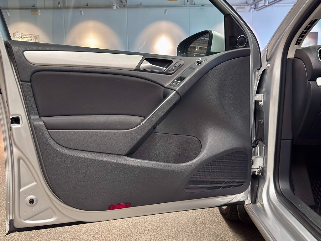 Volkswagen Golf 5-dörrar 1.4 TSI 160hk GT |Värmare fjärr|Dynaudio|18"