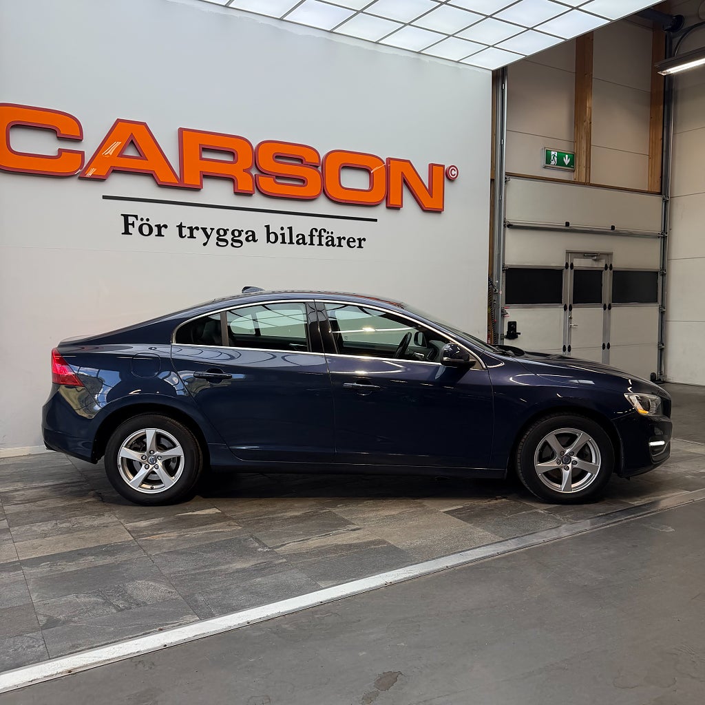 Volvo S60 *HÖSTREA*D4 Momentum Värmare PDC Bak Läder Kamrem bytt!