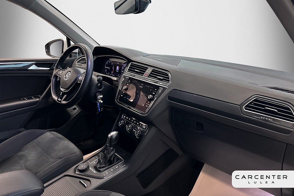 Volkswagen Tiguan 2.0 TDI 4M R-Line Cockpit/Kamera/Drag/Värmare 8930Mil