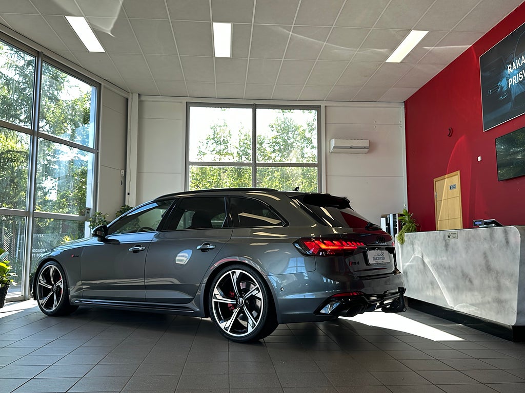 Audi RS4 2022 - miniatyr 5