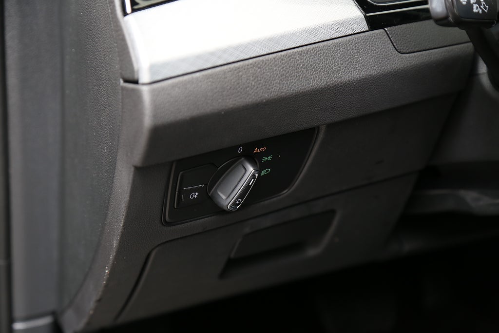 Volkswagen Passat GTE 218hk DSG Sportscombi Navi Kamera Drag 2020