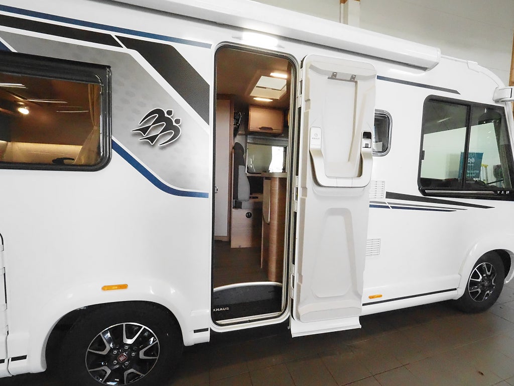 Knaus Van I 550 MF Cykelställ Markis 4 bäddar