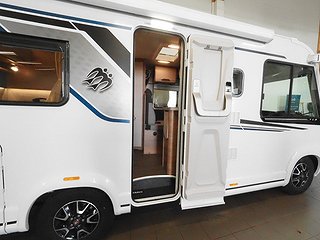 Husbil-integrerad Knaus Van i 550 MF 5 av 16