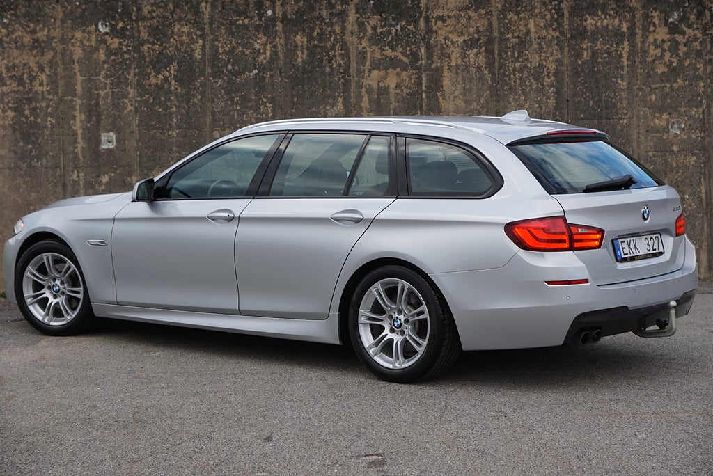 BMW 523I Touring M Sport|1-Ägare|Låga Mil|Värmare|Drag|