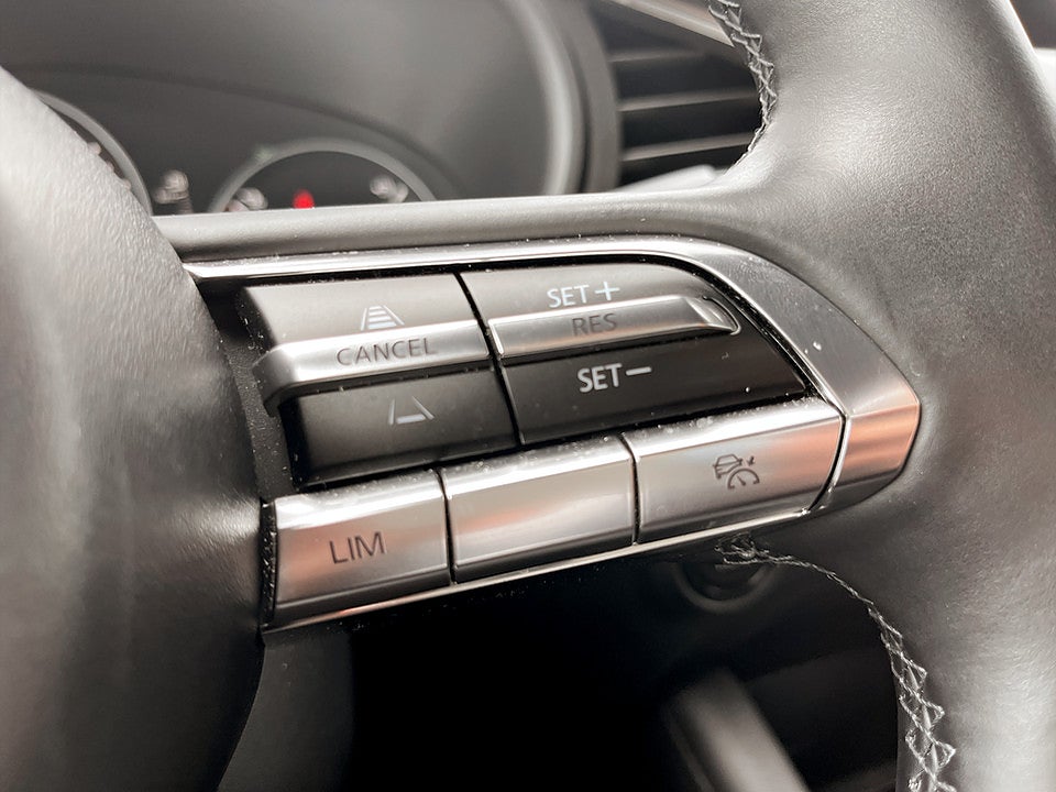 Bild på Mazda 3 Sky 2.0 SKYACTIV-G M 150hk Aut B-KAMERA CARPLAY
