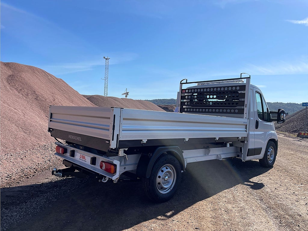 Bild på Peugeot Boxer Flak L3700 BlueHDi 140hk