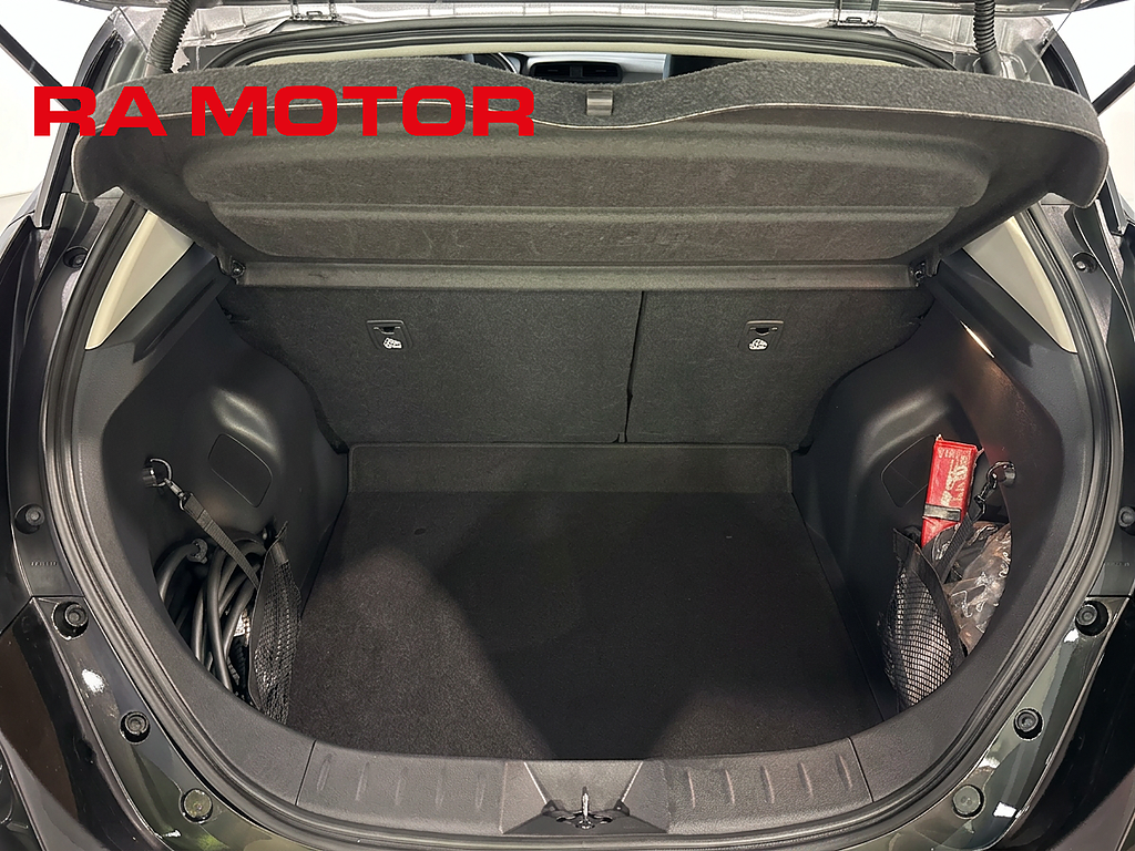 Nissan Leaf N-Connecta 40kWh | Värmepump | 360° Kamera | Moms | Nav 2022