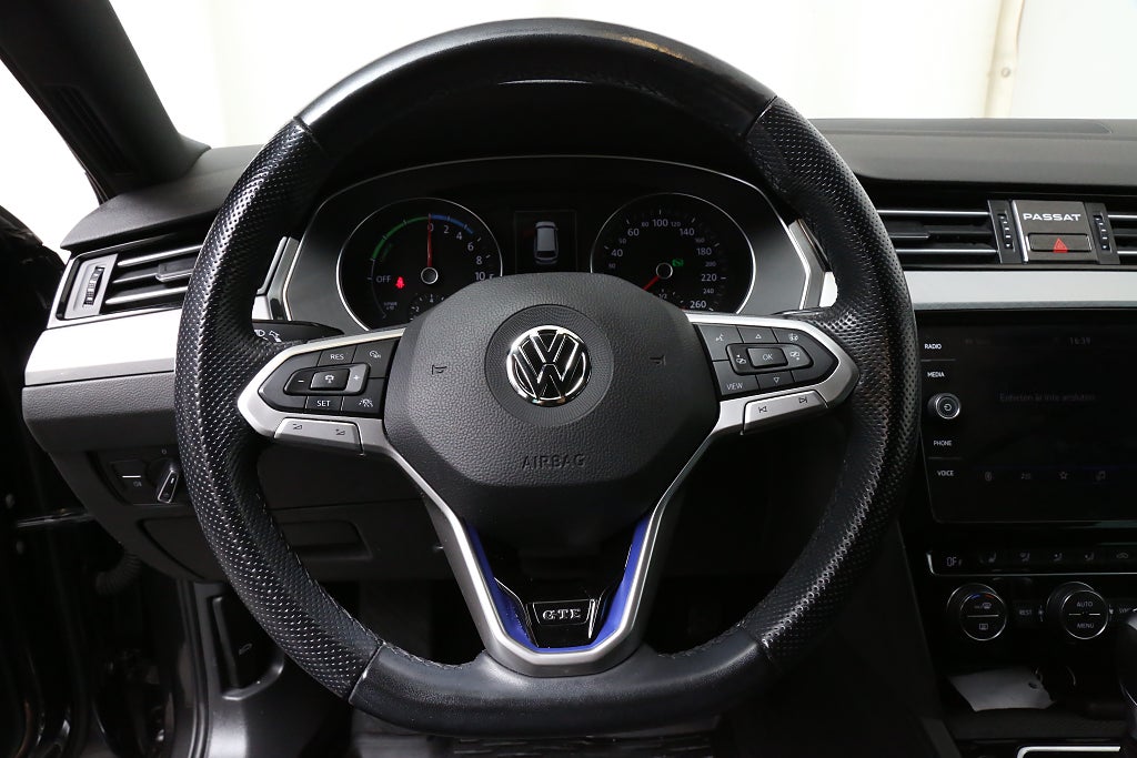 Volkswagen Passat GTE 218hk DSG Sportscombi Navi Kamera Drag 2020