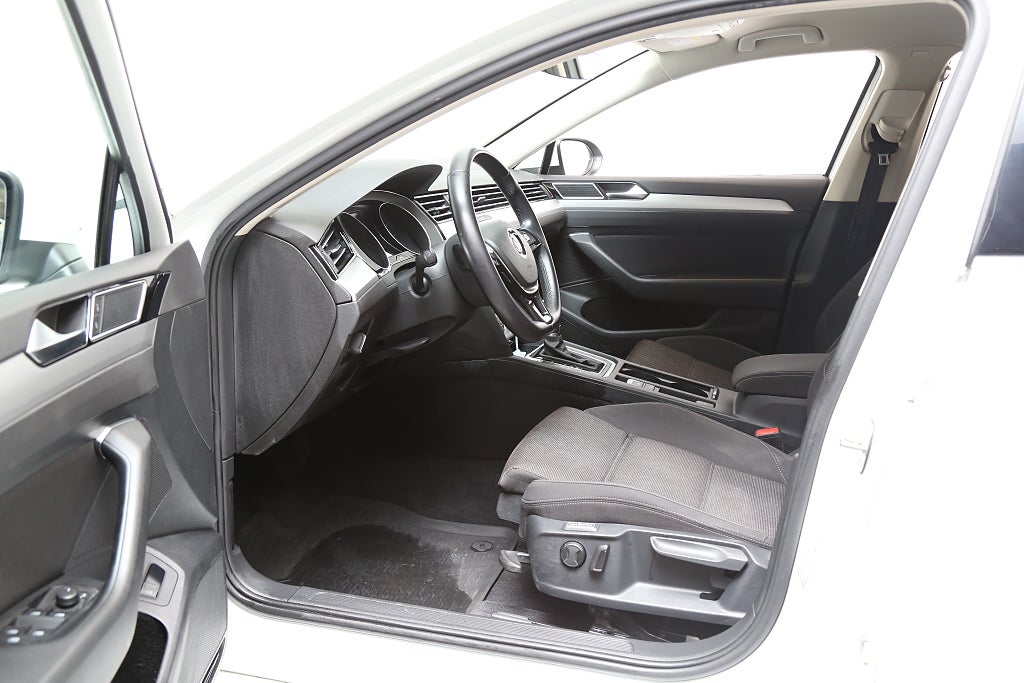 Volkswagen Passat 1,5 TSI 150hk Sportscombi DSG Värmare Kamera Leasbar 2019
