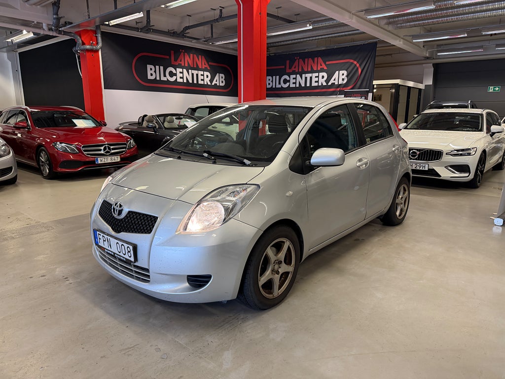Toyota Yaris 5-dörrar 1.3 VVT-i Automat Låg årsskatt SoV