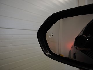 Halvkombi Toyota Yaris 21 av 21