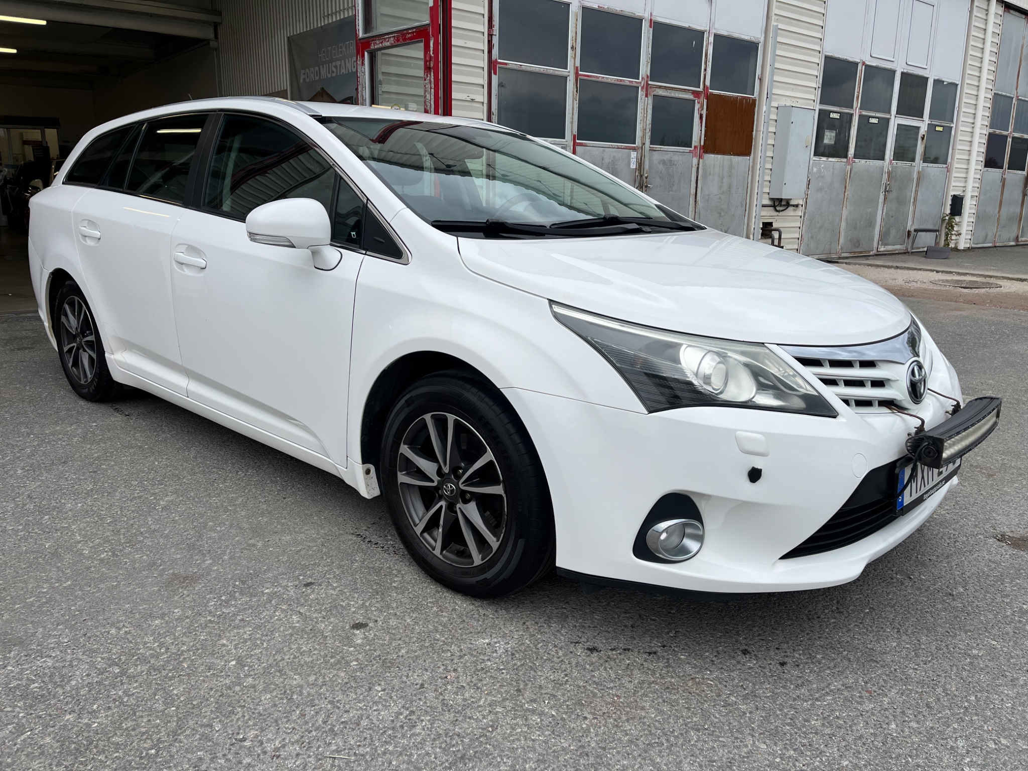 Toyota Avensis 2013, bild 2/49