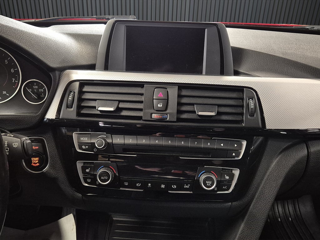 BMW 330i 2017 - miniatyr 14