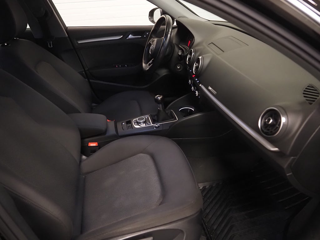 Audi A3 Sportback 1.0 TFSI 115hk P-Sensorer Farthållare 2017